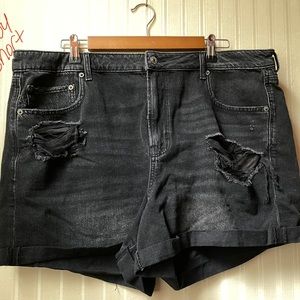 American Eagle, distressed denim, black, Tomboy style.